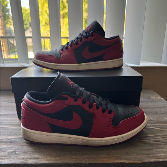 Jordan 1 low size 11 - Picture 1 of 6